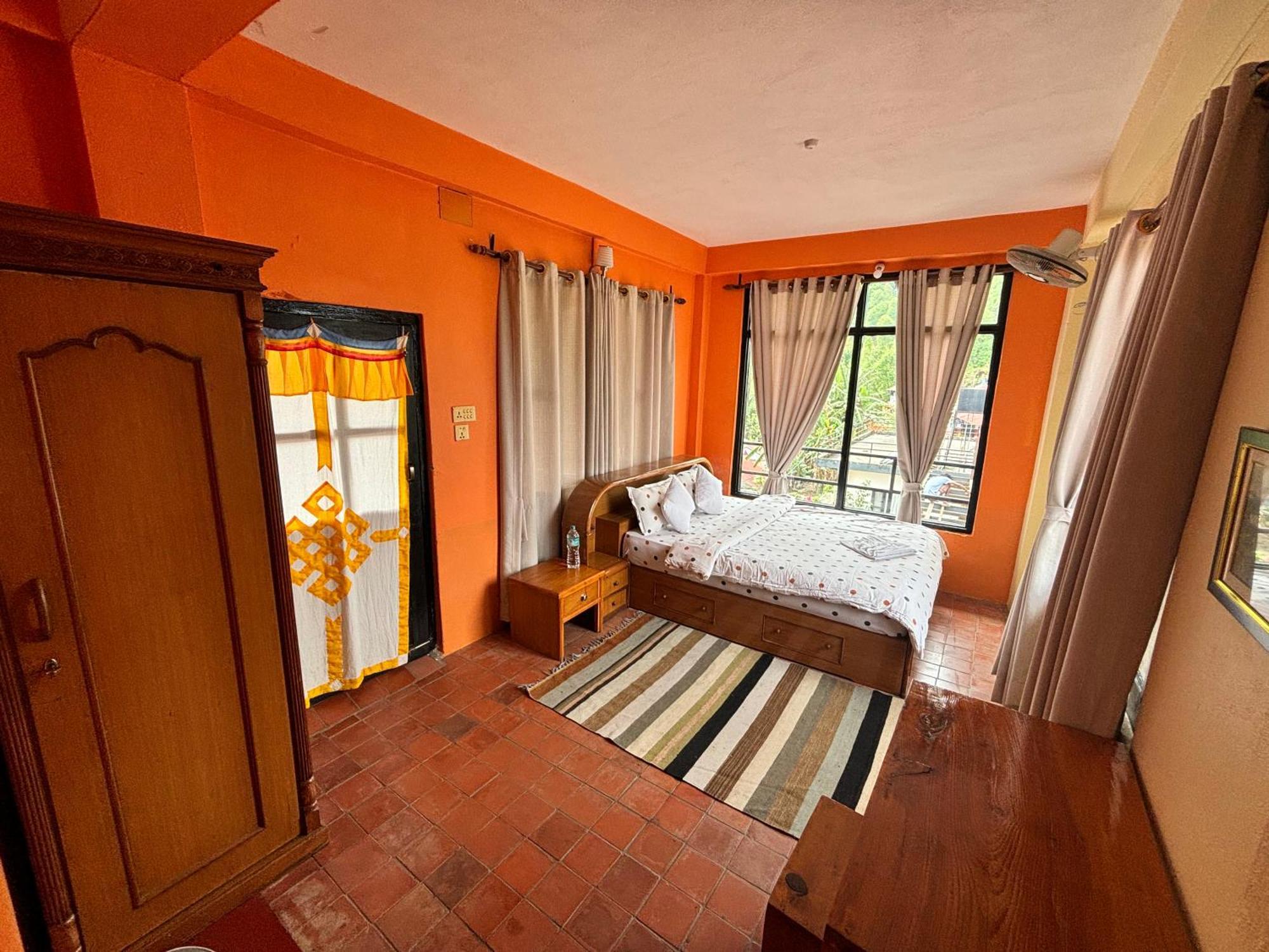 Siddhartha Garden Ayurveda Hotel โพคารา ภายนอก รูปภาพ